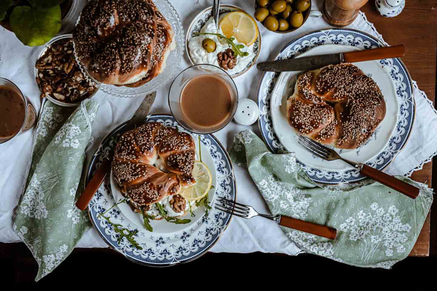 Easter Breakfast: Twisted Bagels with Black Tea Latte