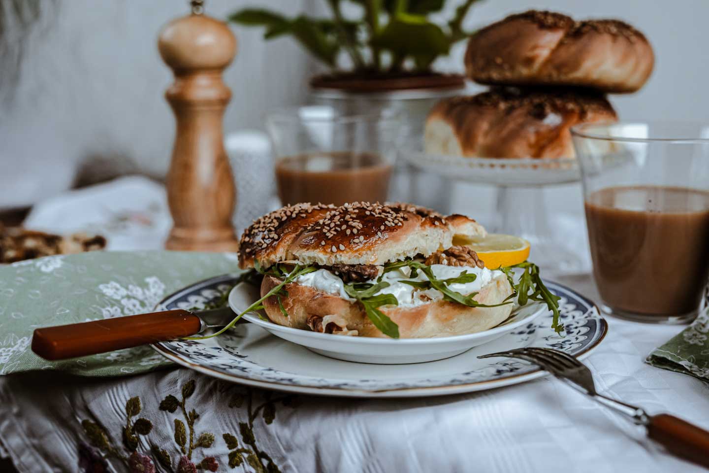 Easter Breakfast: Twisted Bagels with Black Tea Latte