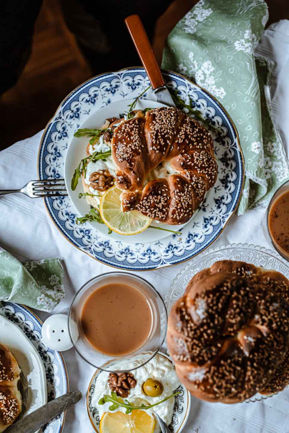 Easter Breakfast: Twisted Bagels with Black Tea Latte